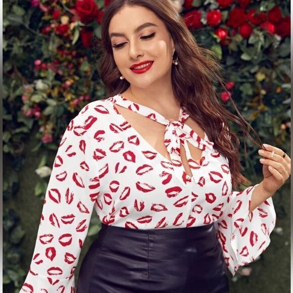 Shein very nice white blouse with red lipstick print! Bell sleeves too. New - Picture 2 of 9